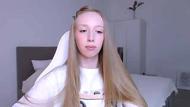 Snapshot of Luna_insniity chatting on November 30, 8:24 pm Luna insniity online show from November 30, 8:24 pm