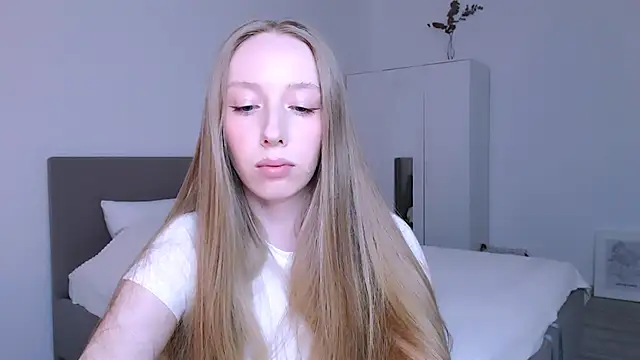 Snapshot of Luna_insniity chatting on December 1, 9:20 pm Luna insniity online show from December 1, 9:20 pm