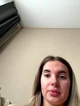 Donna Evans online show from October 4, 2:09 am