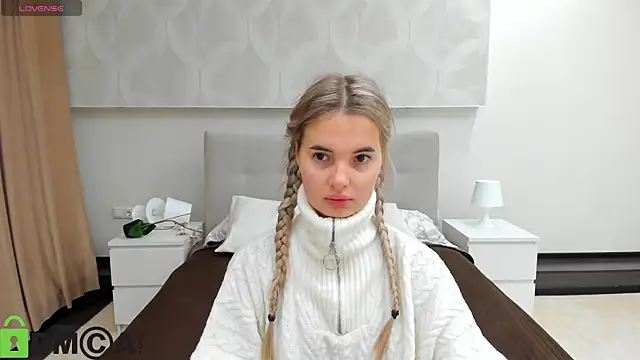 Donna Evans online show from November 11, 11:49 pm