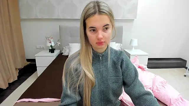 Donna Evans online show from November 20, 11:59 pm