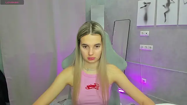 Donna Evans online show from December 22, 12:07 am