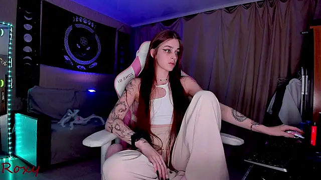 Snapshot of wet_dream_ chatting on December 8, 11:08 pm wet dream online show from December 8, 11:08 pm