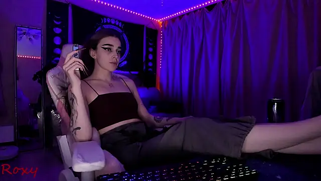 Snapshot of wet_dream_ chatting on November 29, 6:11 pm wet dream online show from November 29, 6:11 pm