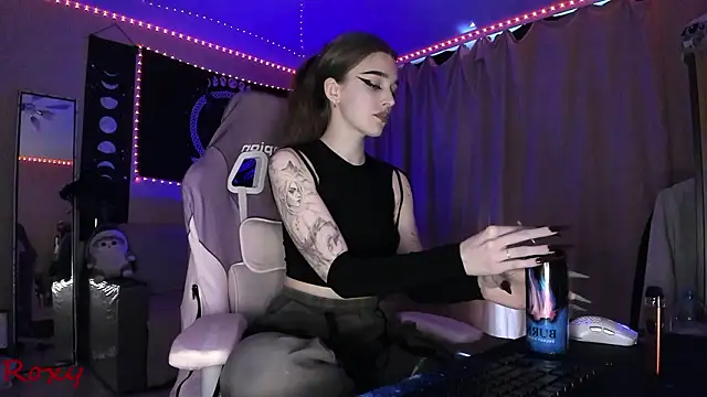 wet dream  online show from February 9, 8:18 am