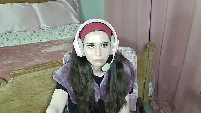 alisonfields online show from February 13, 1:12 am