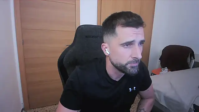 Snapshot of alex877x chatting on October 10, 8:30 pm alex877x online show from October 10, 8:30 pm