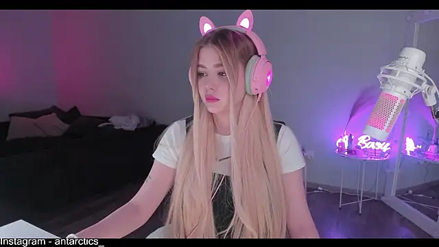 lil barbie girl online show from December 23, 2:50 pm