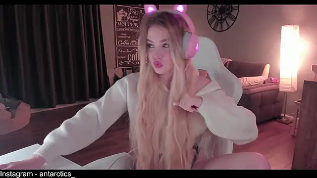 lil barbie girl online show from December 29, 7:22 pm