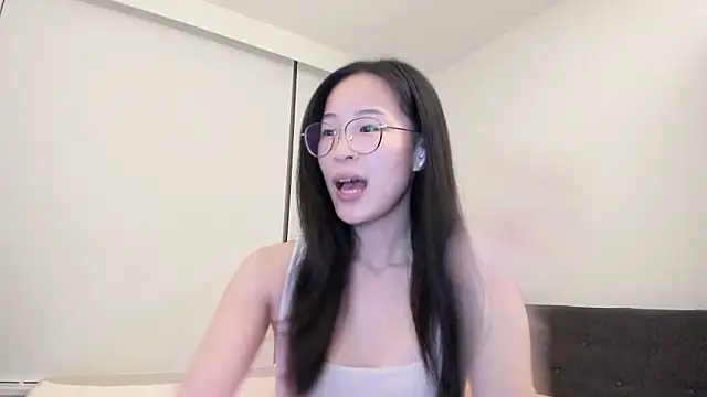 Snapshot of secretgirlfriendxo chatting on February 21, 7:09 am secretgirlfriendxo online show from February 21, 7:09 am