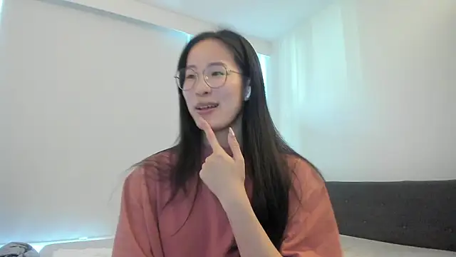 Snapshot of secretgirlfriendxo chatting on May 27, 1:57 am secretgirlfriendxo online show from May 27, 1:57 am
