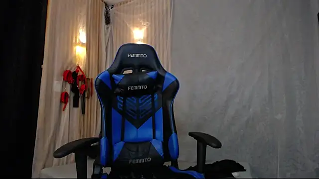 julia sweet 1 online show from March 2, 10:03 am