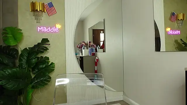 Snapshot of CelesteBailey chatting on April 17, 3:20 am CelesteBailey online show from April 17, 3:20 am