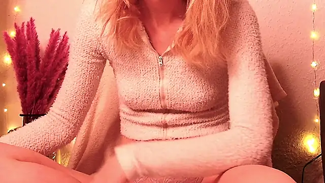 SecretAnni online show from January 5, 6:35 am