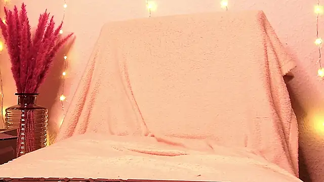 SecretAnni online show from January 5, 9:25 pm