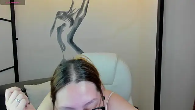Snapshot of NiickyJones chatting on March 1, 10:53 pm NiickyJones online show from March 1, 10:53 pm