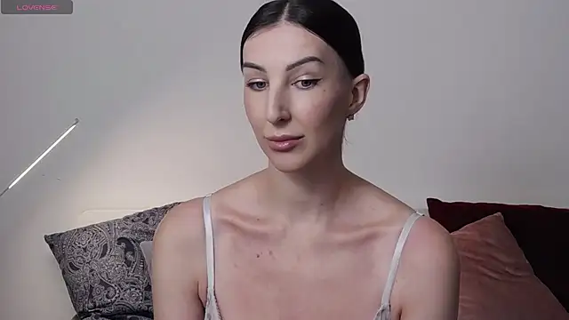 Snapshot of -Allure- chatting on November 11, 8:20 pm -Allure- online show from November 11, 8:20 pm