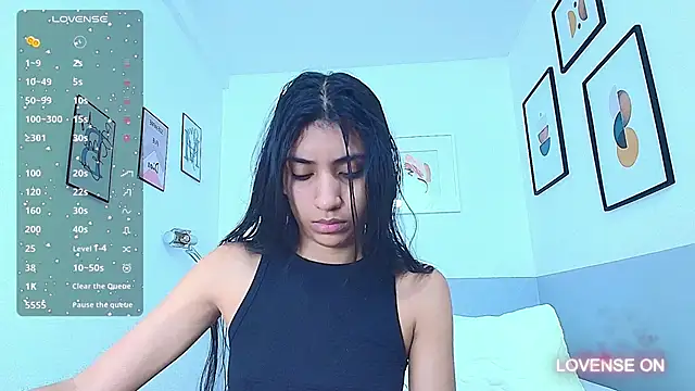 littlee emilyy  online show from December 18, 12:29 pm