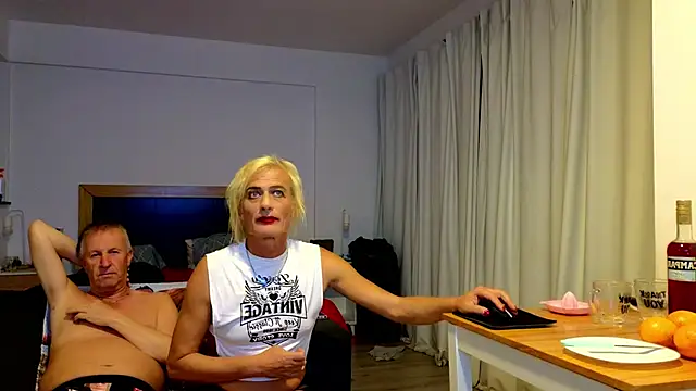 gigianddave online show from September 28, 12:05 am