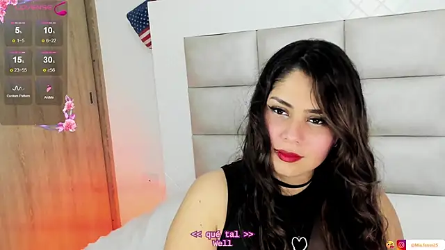 Snapshot of Goddess_mia2 chatting on October 5, 3:05 am Goddess mia2 online show from October 5, 3:05 am