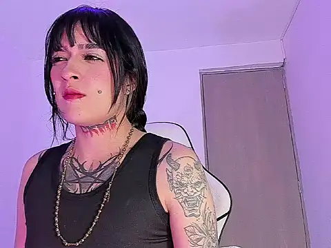 sarah benjjaminn online show from April 30, 11:38 am