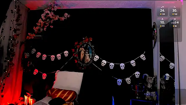 Snapshot of kitty_roxy chatting on October 25, 8:00 am kitty roxy online show from October 25, 8:00 am