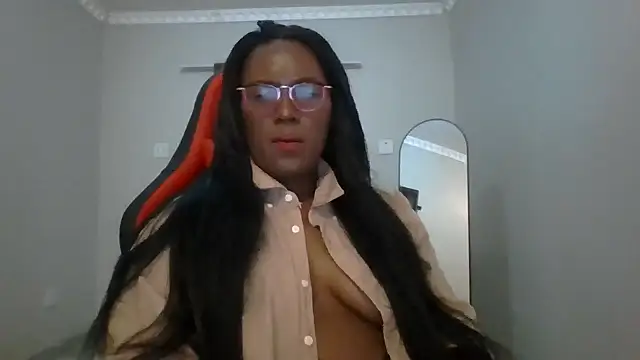 Snapshot of Malaika_Nkosi chatting on July 12, 10:01 pm Malaika Nkosi online show from July 12, 10:01 pm