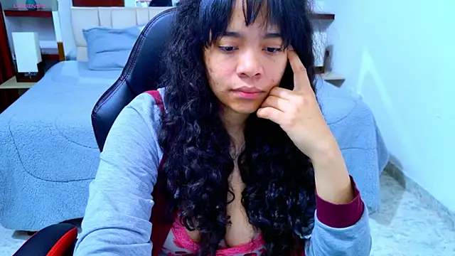 laureentt  online show from November 13, 3:27 am