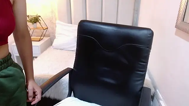 laureentt  online show from January 19, 3:21 am