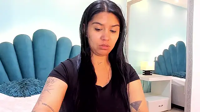 Snapshot of sharlott18 chatting on November 6, 1:45 pm sharlott18 online show from November 6, 1:45 pm