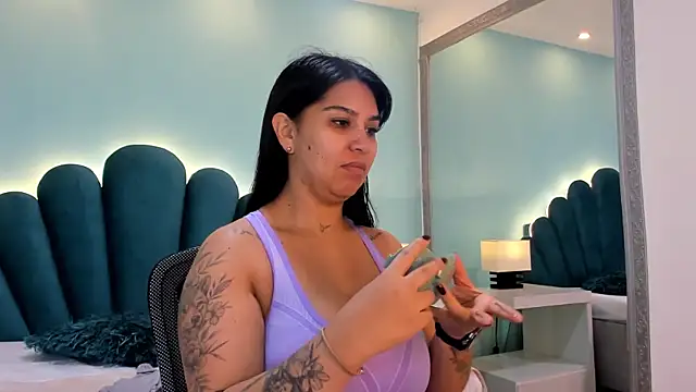 Snapshot of sharlott18 chatting on November 11, 12:49 pm sharlott18 online show from November 11, 12:49 pm