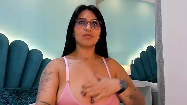 Snapshot of sharlott18 chatting on November 13, 3:11 pm sharlott18 online show from November 13, 3:11 pm