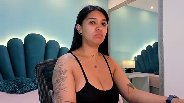 Snapshot of sharlott18 chatting on November 26, 12:39 pm sharlott18 online show from November 26, 12:39 pm