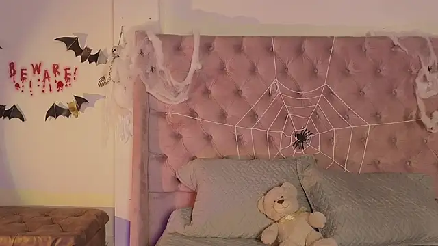 Snapshot of _Linoshka_1 chatting on October 30, 9:48 pm Linoshka 1 online show from October 30, 9:48 pm