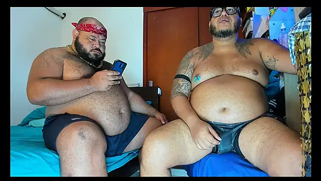 Snapshot of Latino_bigcock chatting on July 26, 2:20 am Latino bigcock online show from July 26, 2:20 am