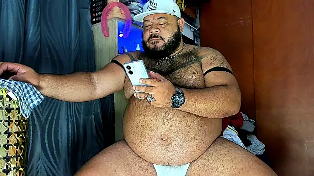 Snapshot of Latino_bigcock chatting on August 4, 11:29 pm Latino bigcock online show from August 4, 11:29 pm