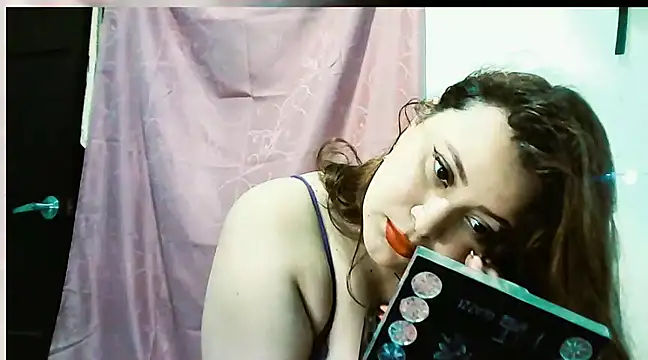 SofiaOlivares online show from December 4, 11:24 pm
