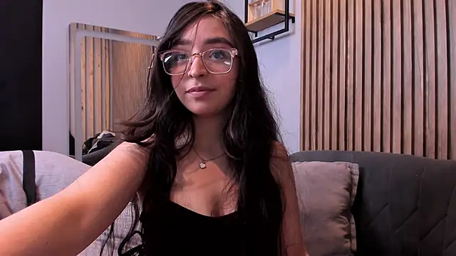 Snapshot of Eva_Macalliter chatting on September 22, 1:35 pm Eva Macalliter online show from September 22, 1:35 pm