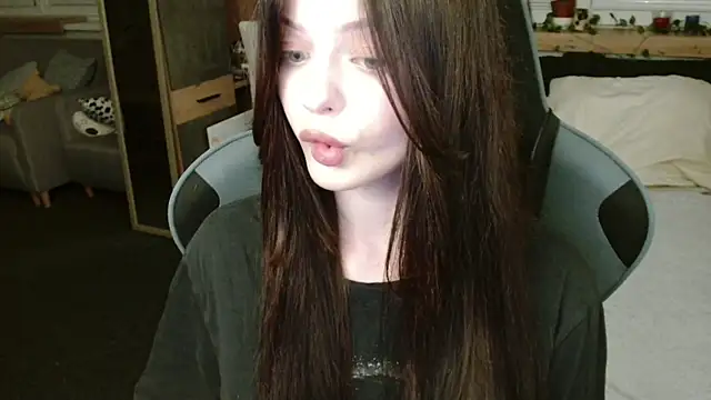 juice-peach online show from February 6, 10:10 pm