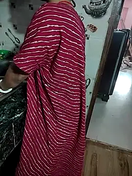 COUPLLE VILLAGE online show from November 4, 9:52 am