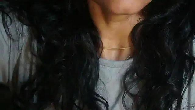 Snapshot of -AyeshaSinghania- chatting on April 10, 6:23 pm -AyeshaSinghania- online show from April 10, 6:23 pm