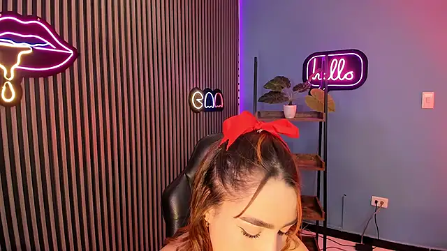 emily roberts1 online show from November 17, 1:55 am