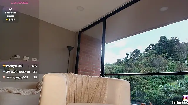 Helenbronwx online show from December 21, 10:17 pm