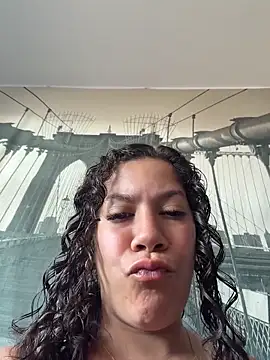 Bigbuttbrooklynn online show from April 28, 12:20 am