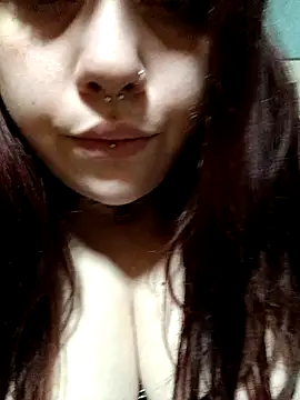 Snapshot of persefone97 chatting on February 2, 5:21 am persefone97 online show from February 2, 5:21 am