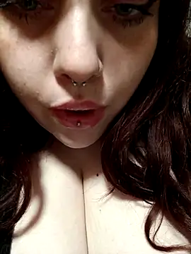 Snapshot of persefone97 chatting on March 5, 12:05 am persefone97 online show from March 5, 12:05 am