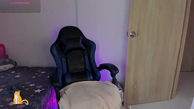 roseliam25 online show from October 30, 8:09 pm