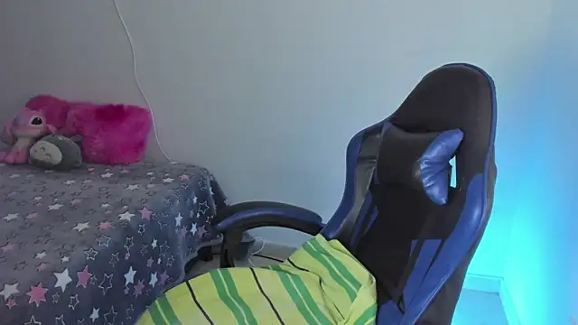 roseliam25 online show from February 28, 2:07 pm