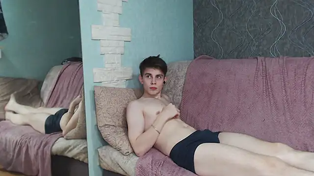 Student Oliver online show from February 22, 9:04 pm