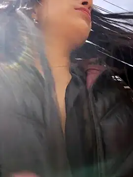 Astrid-- online show from May 6, 3:06 pm